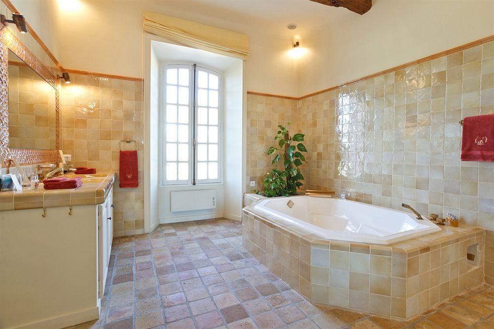 Hotel Chateau Les Crostes Lorgues Exterior foto