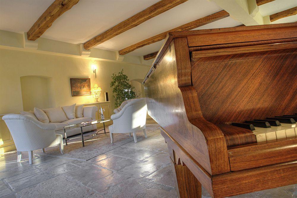 Hotel Chateau Les Crostes Lorgues Exterior foto